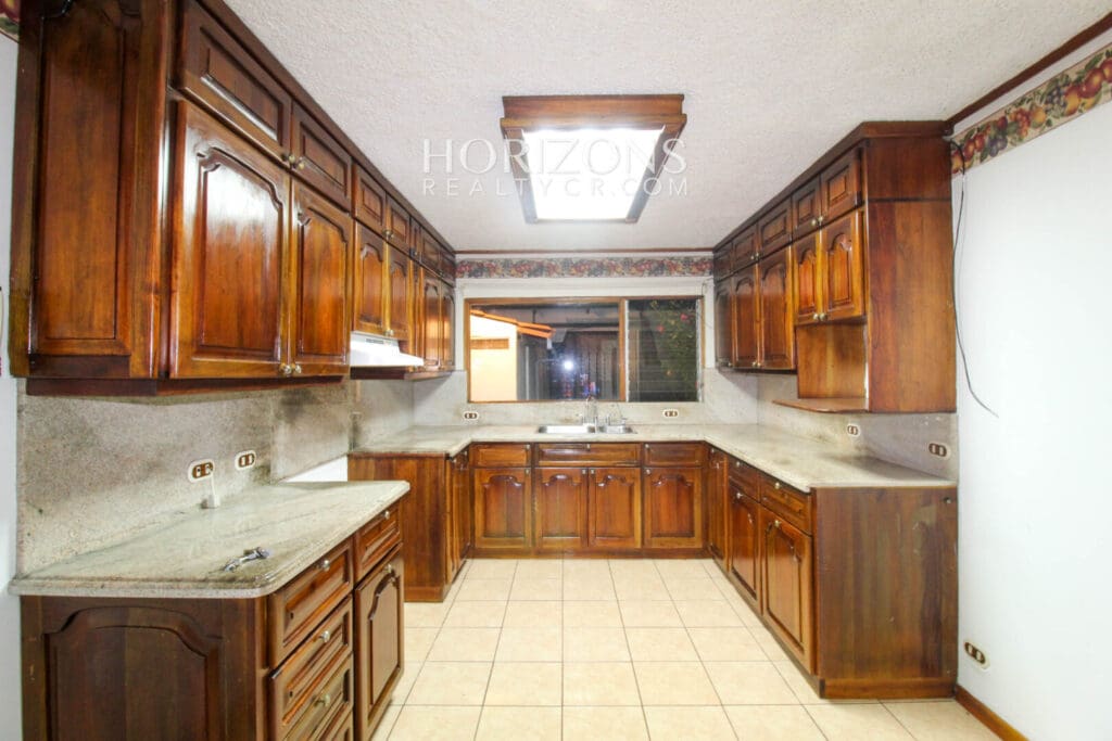Se Alquila Casa En Los Yoses 3 Habitaciones + Oficina noj997