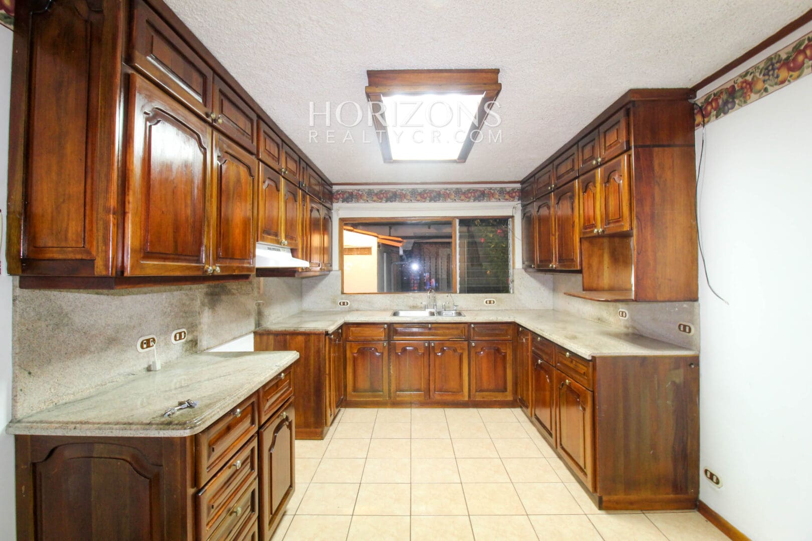 Se Alquila Casa En Los Yoses 3 Habitaciones + Oficina noj997
