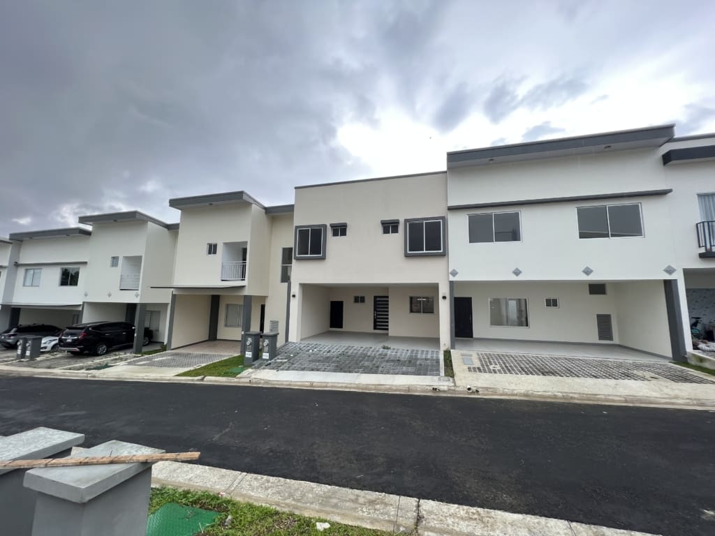 ¡En Venta! Casa Nueva En Condominio La Floresta / Tres Ríos Nja1146