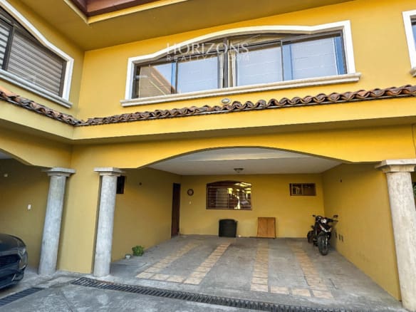 Se Vende Casa En Guayabos Curridabat 3 Habitaciones Más C. Servicio En Condominio Nja1154