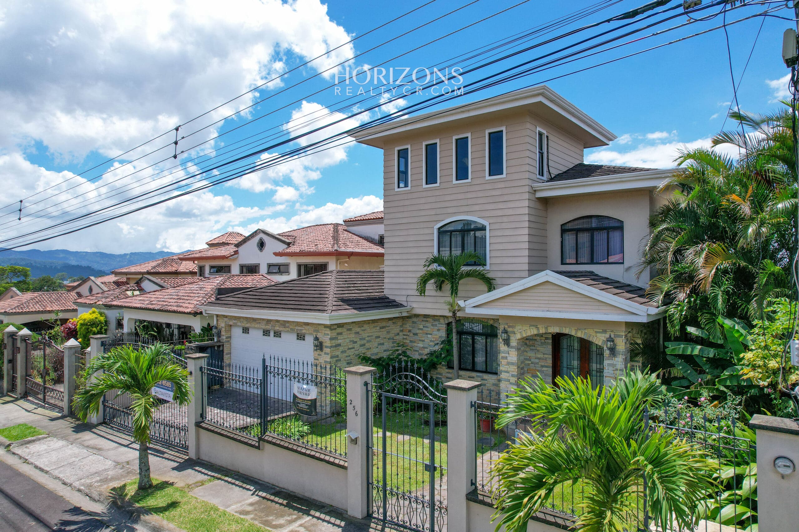 casa-en-venta-ubicada-en-residencial-altamonte-curridabat-4-dormitorios