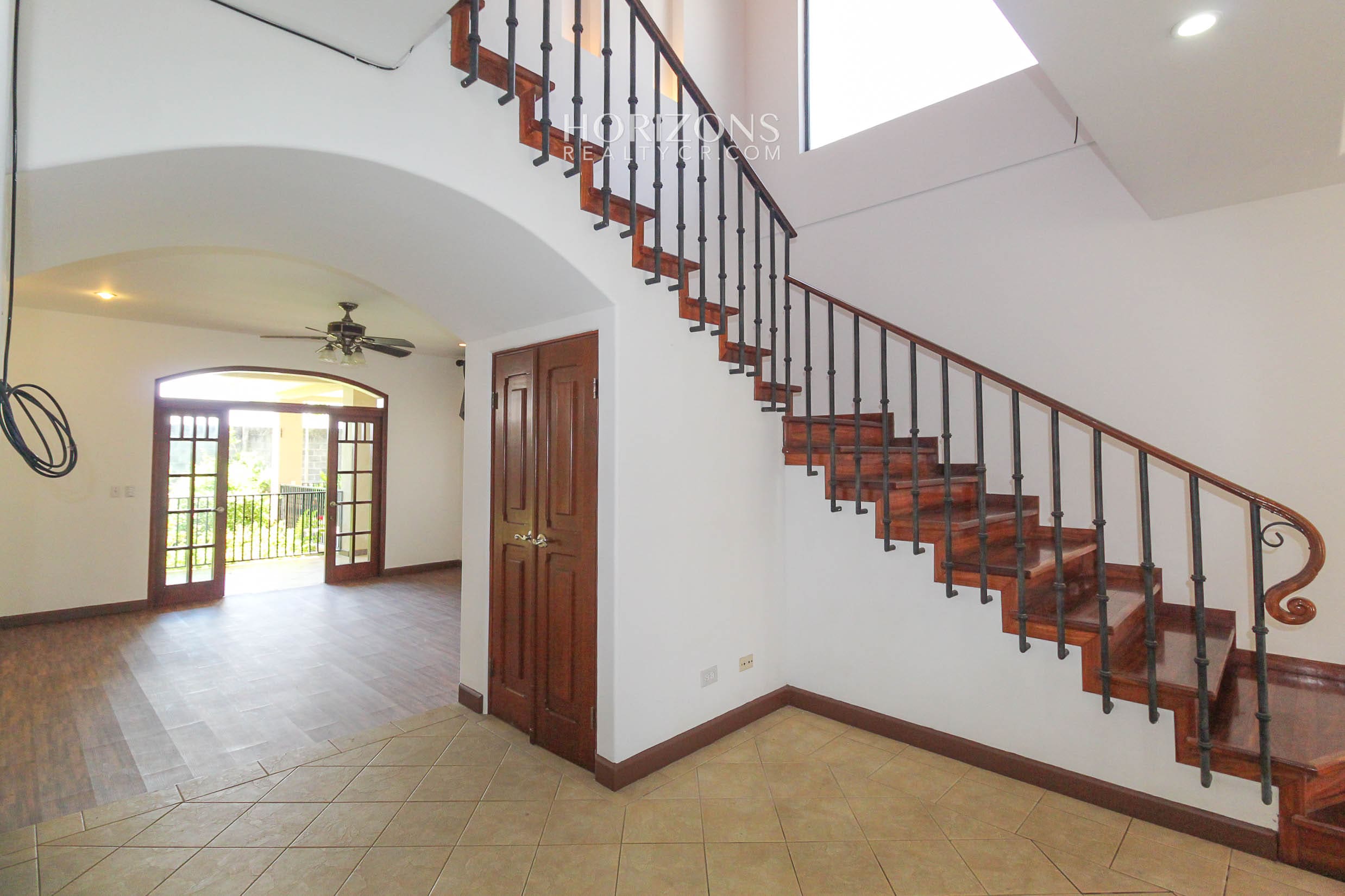 Casa en Venta ubicada en Residencial Altamonte Curridabat 4 Dormitorios nja1149