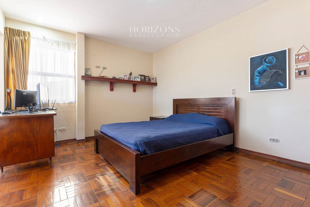 Casa en Residencial Altamonte Curridabat 4 Dormitorios y Oficina Amplias Areas Verdes nja1140