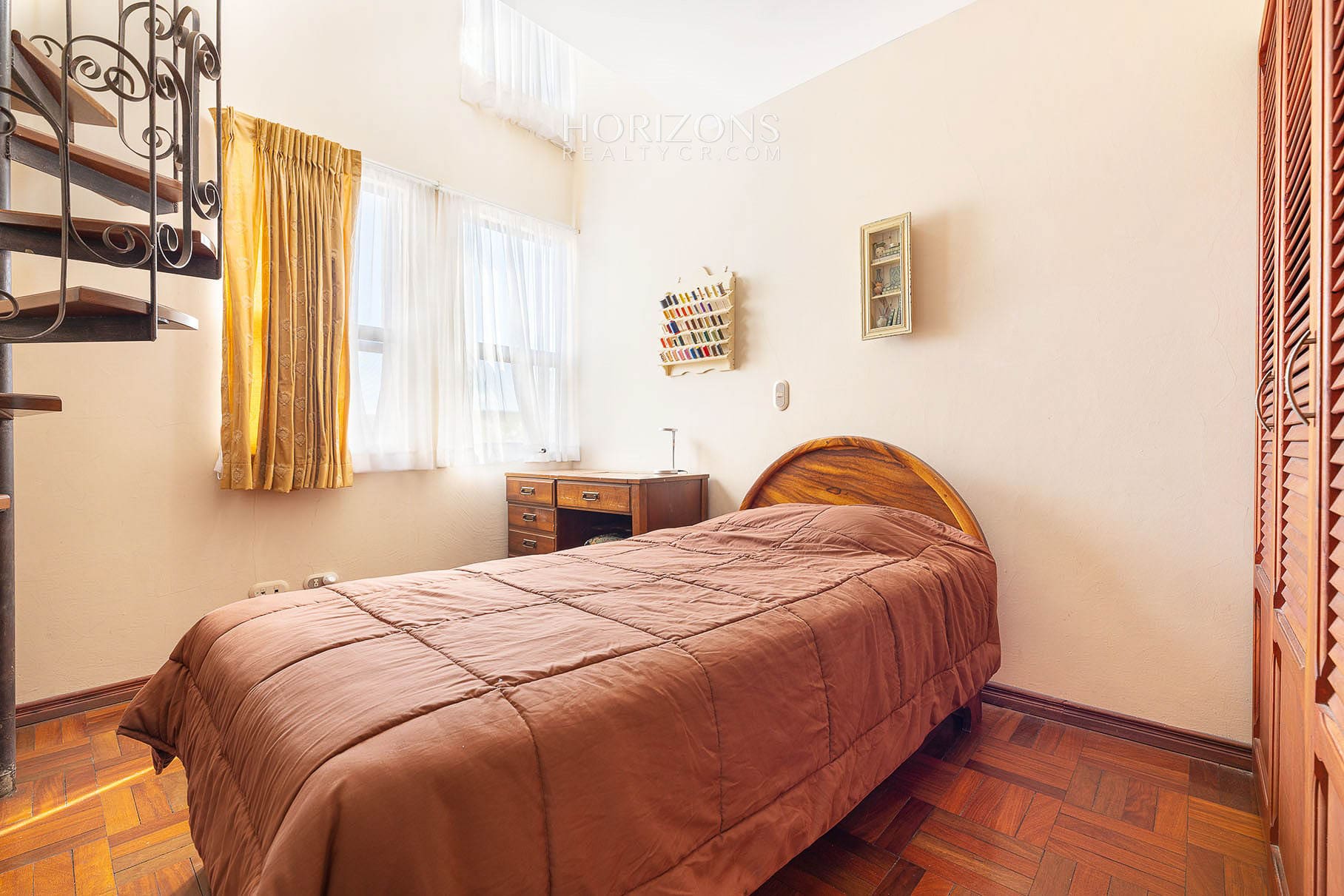 Casa en Residencial Altamonte Curridabat 4 Dormitorios y Oficina Amplias Areas Verdes nja1140