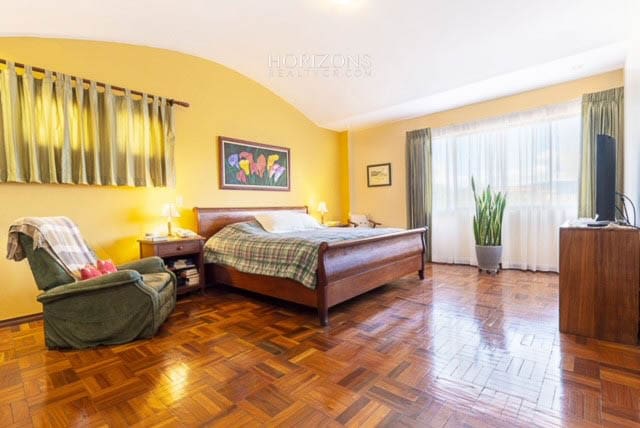 Casa en Residencial Altamonte Curridabat 4 Dormitorios y Oficina Amplias Areas Verdes nja1140