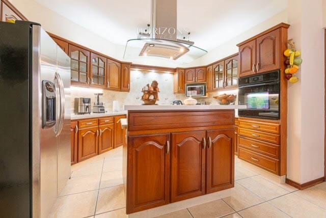 Casa en Residencial Altamonte Curridabat 4 Dormitorios y Oficina Amplias Areas Verdes nja1140