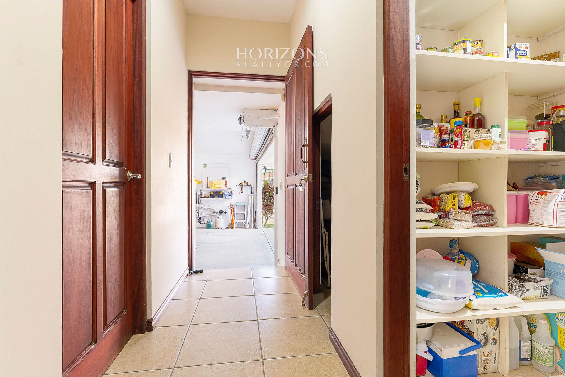Casa en Residencial Altamonte Curridabat 4 Dormitorios y Oficina Amplias Areas Verdes nja1140