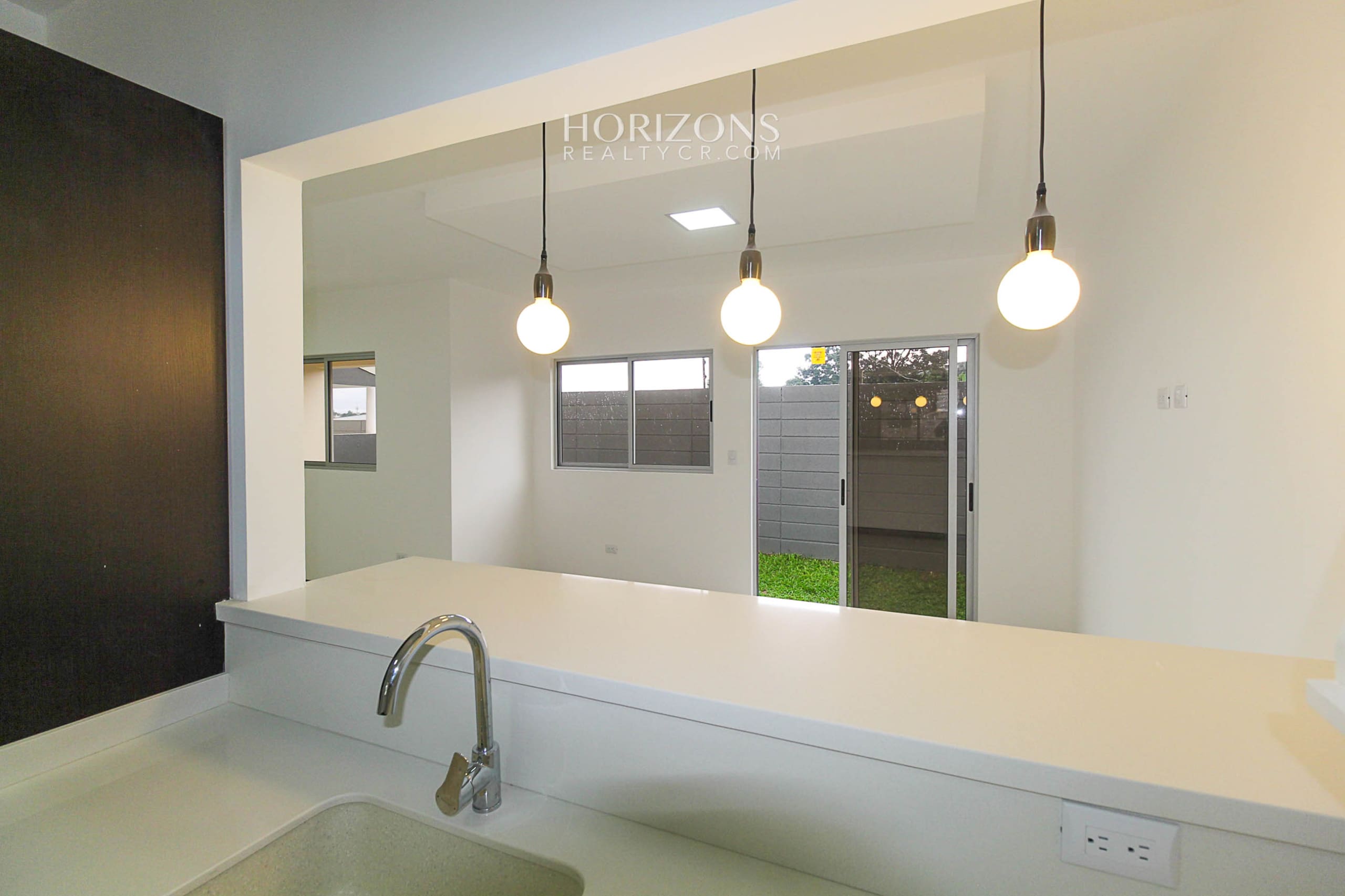 ¡En venta! Casa nueva en Condominio La Floresta / Tres Ríos nja1146