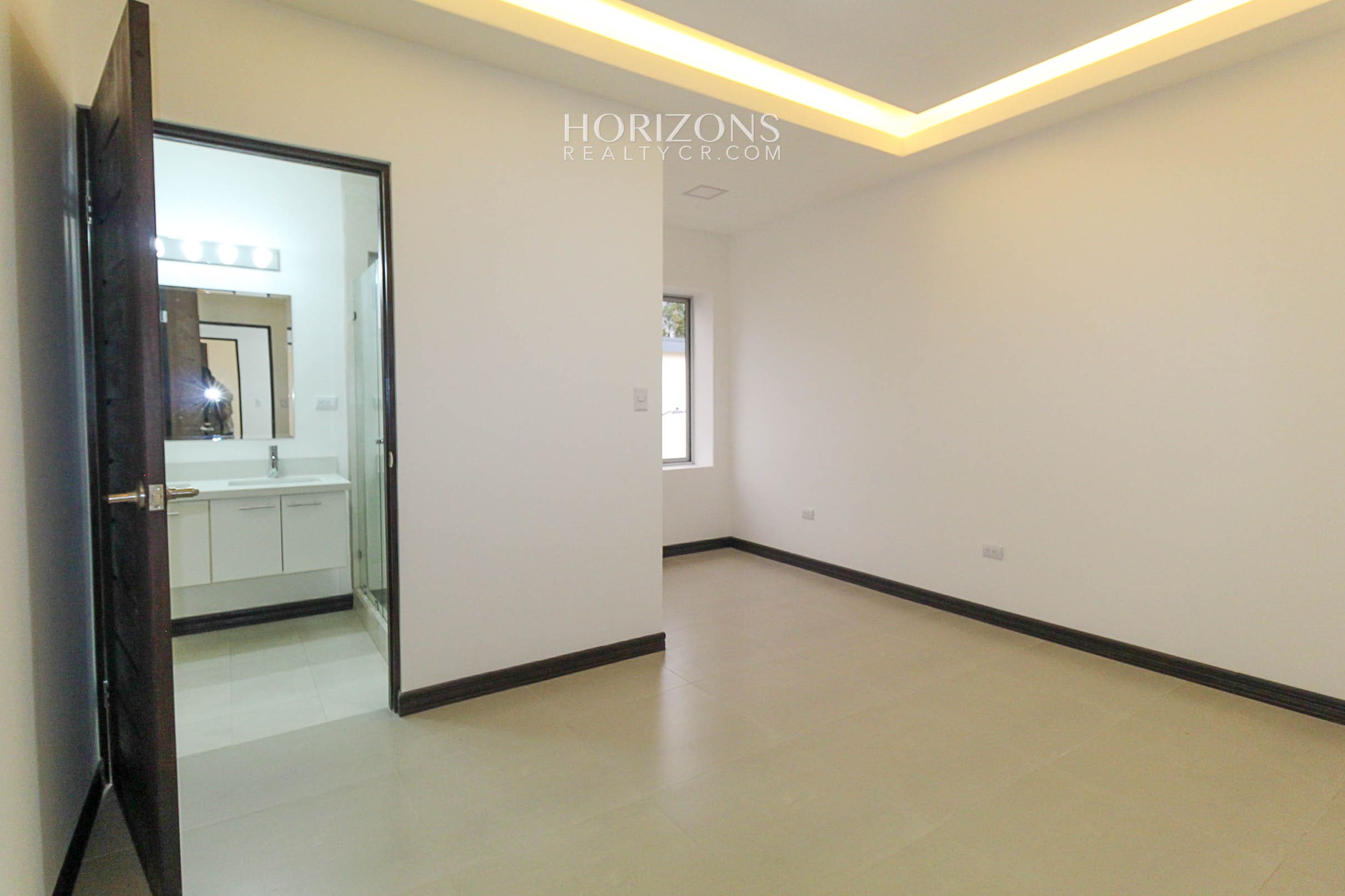 ¡En venta! Casa nueva en Condominio La Floresta / Tres Ríos nja1146
