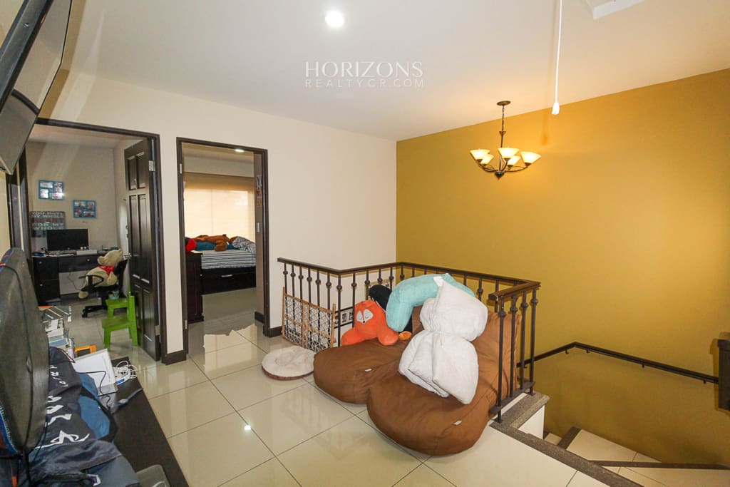 Casa en Condominio La Floresta 3 Dormitorios Terraza y Amplio Jardin nja1147
