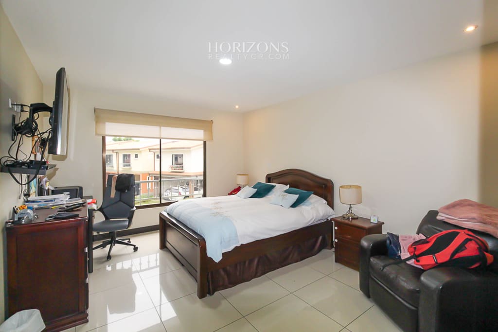 Casa en Condominio La Floresta 3 Dormitorios Terraza y Amplio Jardin nja1147
