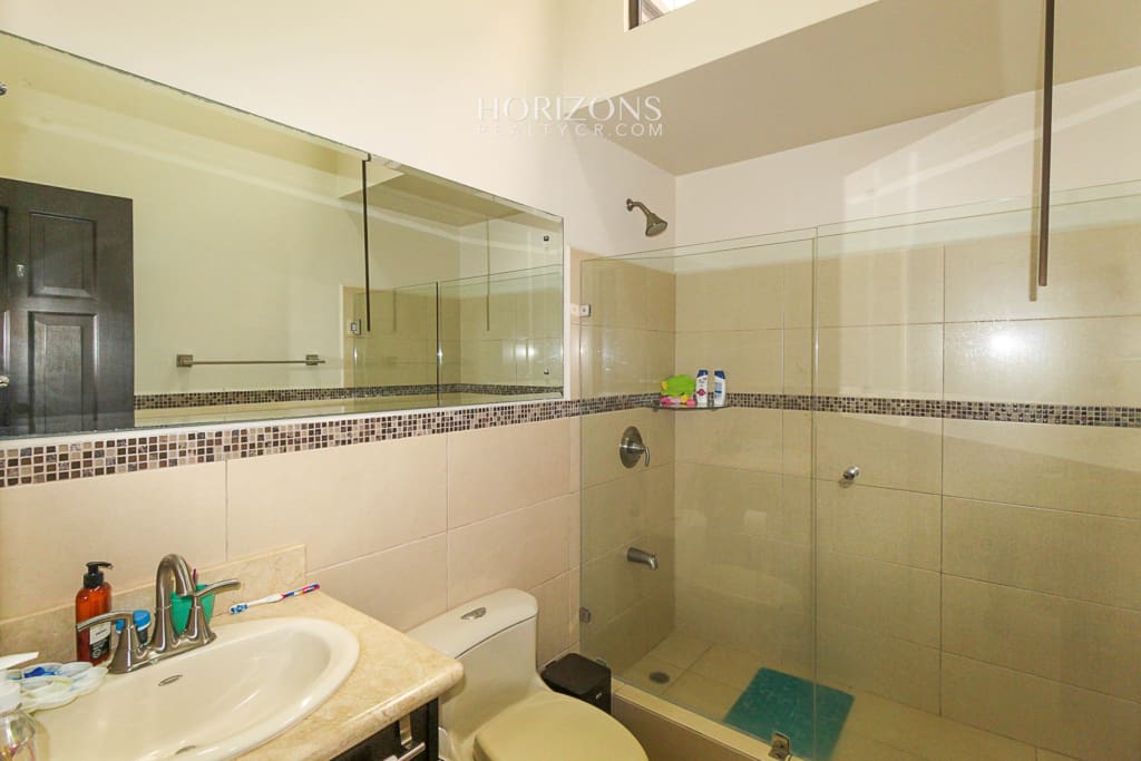 Casa en Condominio La Floresta 3 Dormitorios Terraza y Amplio Jardin nja1147