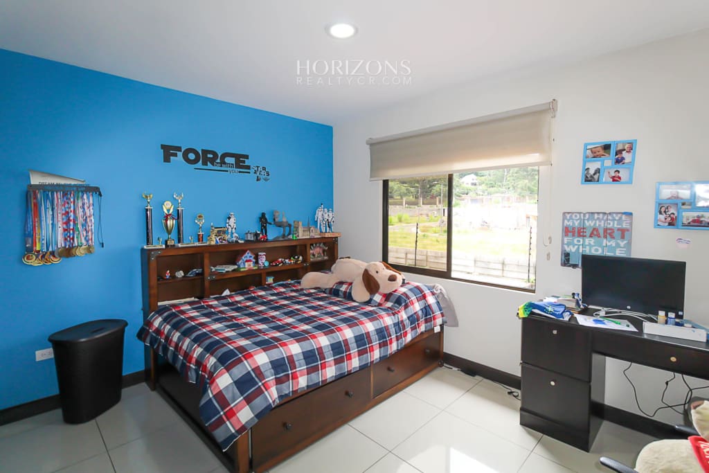 Casa en Condominio La Floresta 3 Dormitorios Terraza y Amplio Jardin nja1147