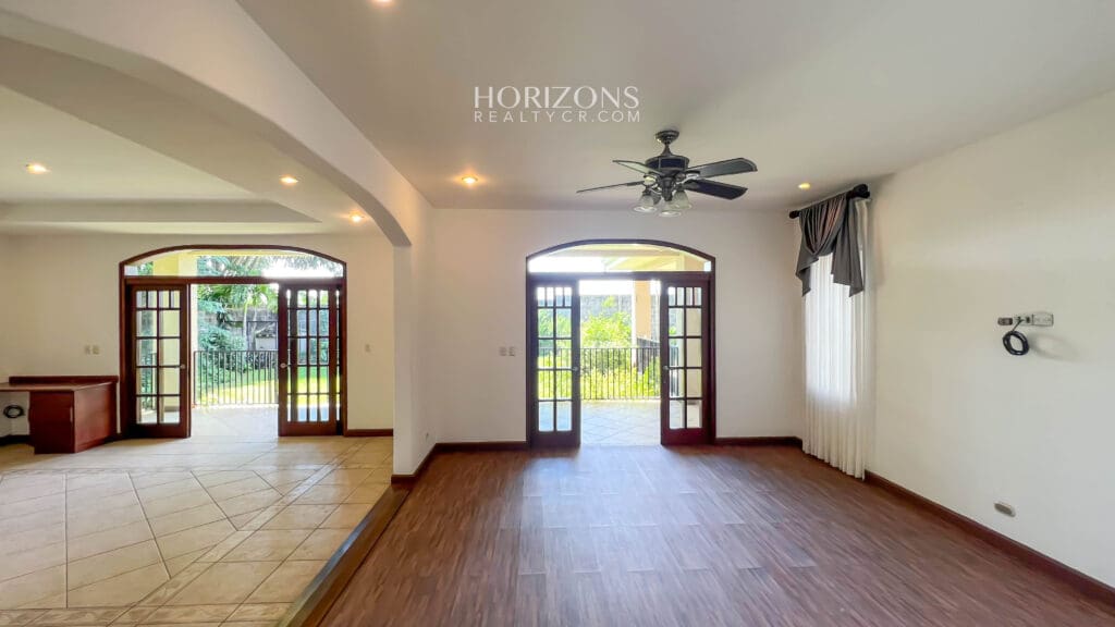 Casa en Venta ubicada en Residencial Altamonte Curridabat 4 Dormitorios nja1149