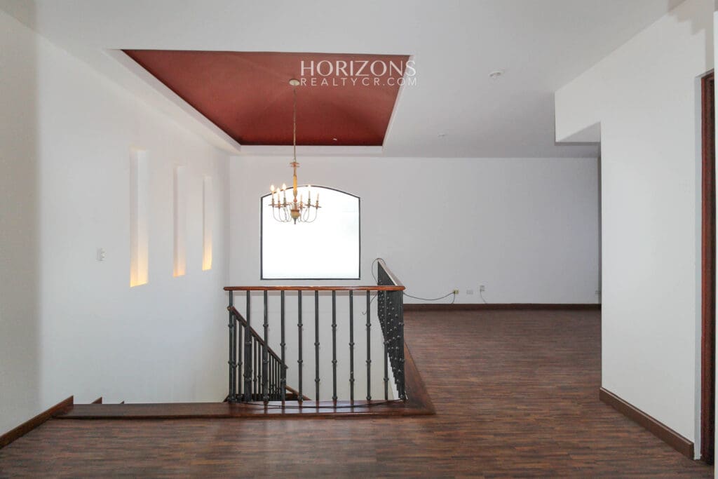 Casa en Venta ubicada en Residencial Altamonte Curridabat 4 Dormitorios nja1149
