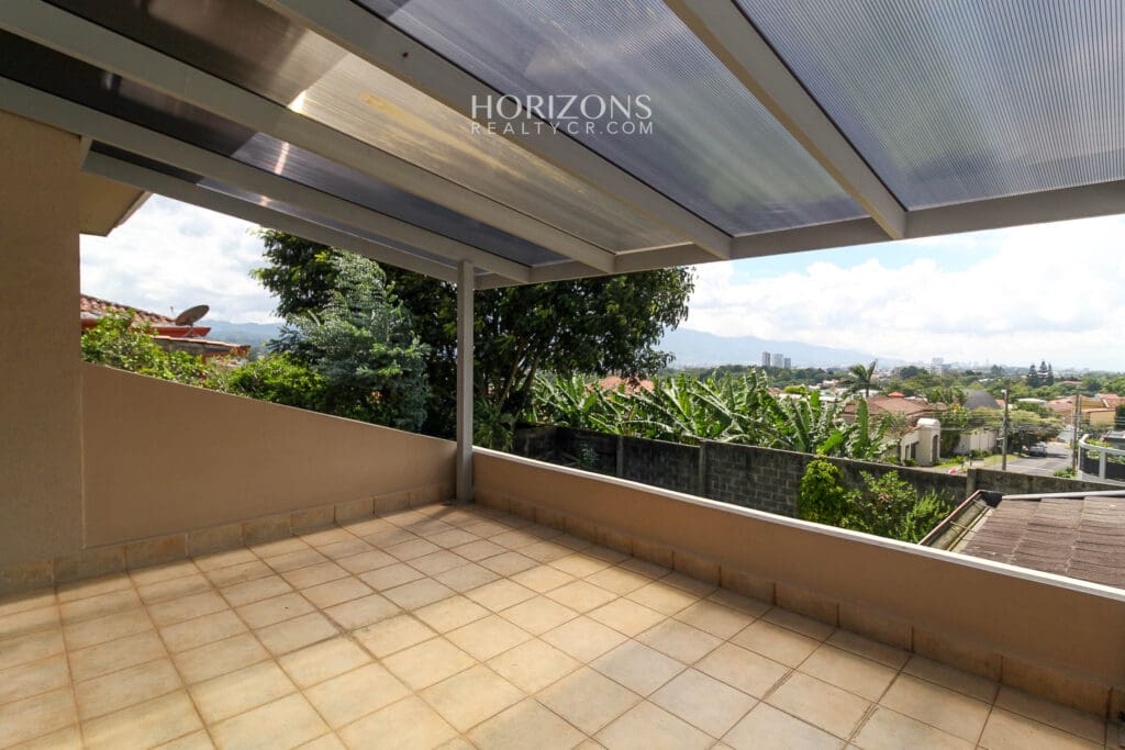Casa en Venta ubicada en Residencial Altamonte Curridabat 4 Dormitorios nja1149