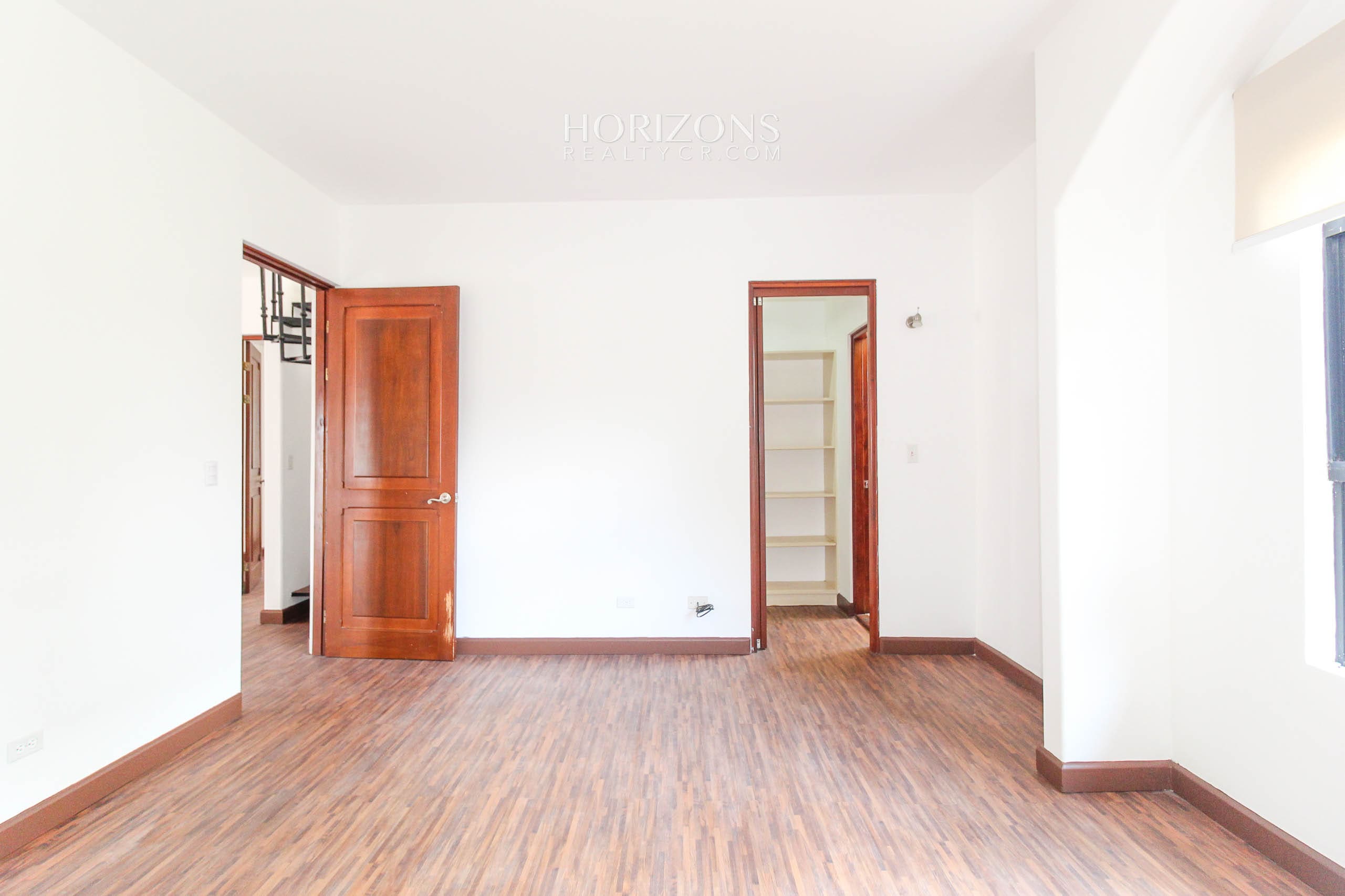 Casa en Venta ubicada en Residencial Altamonte Curridabat 4 Dormitorios nja1149