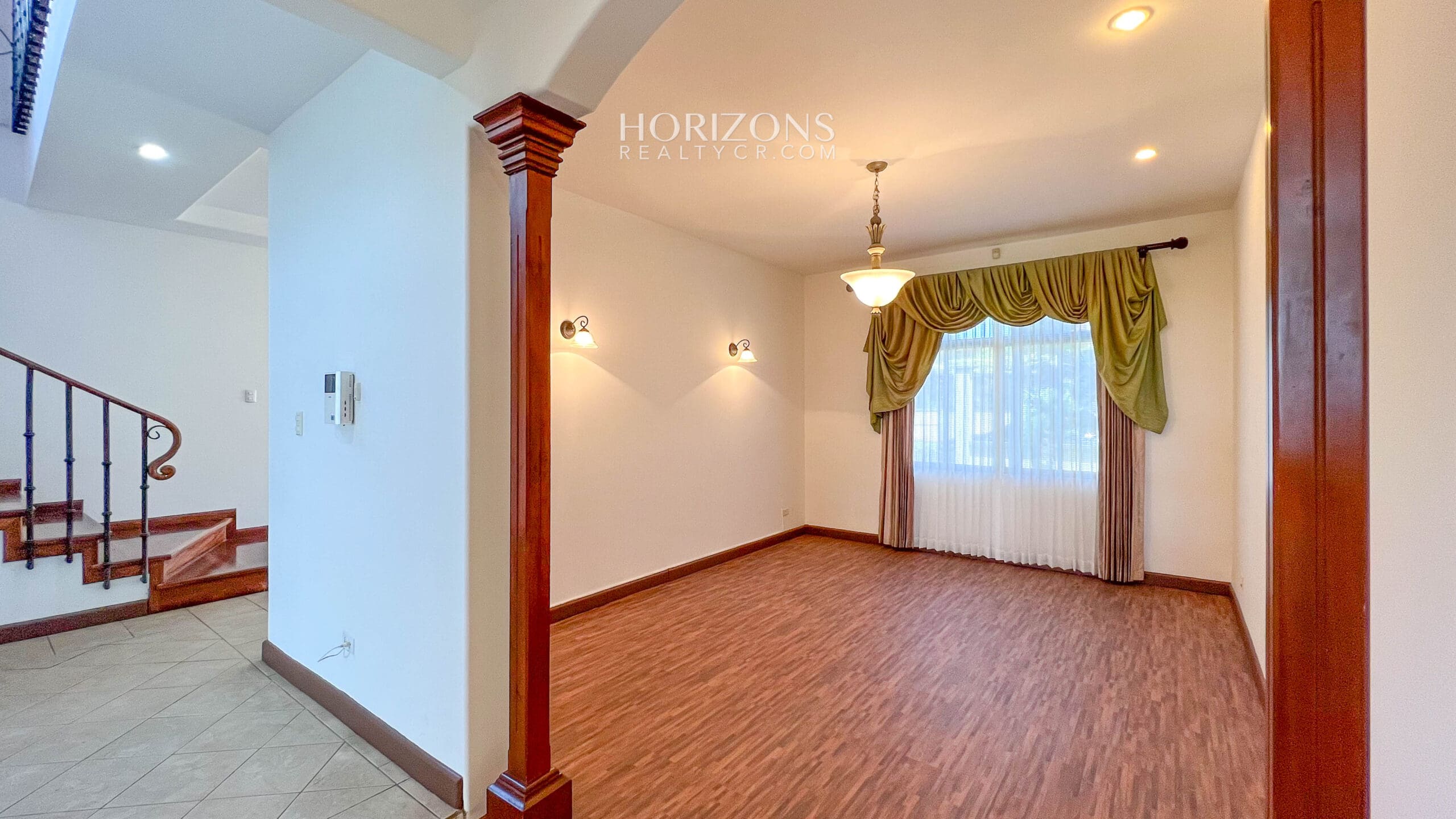 Casa en Venta ubicada en Residencial Altamonte Curridabat 4 Dormitorios nja1149