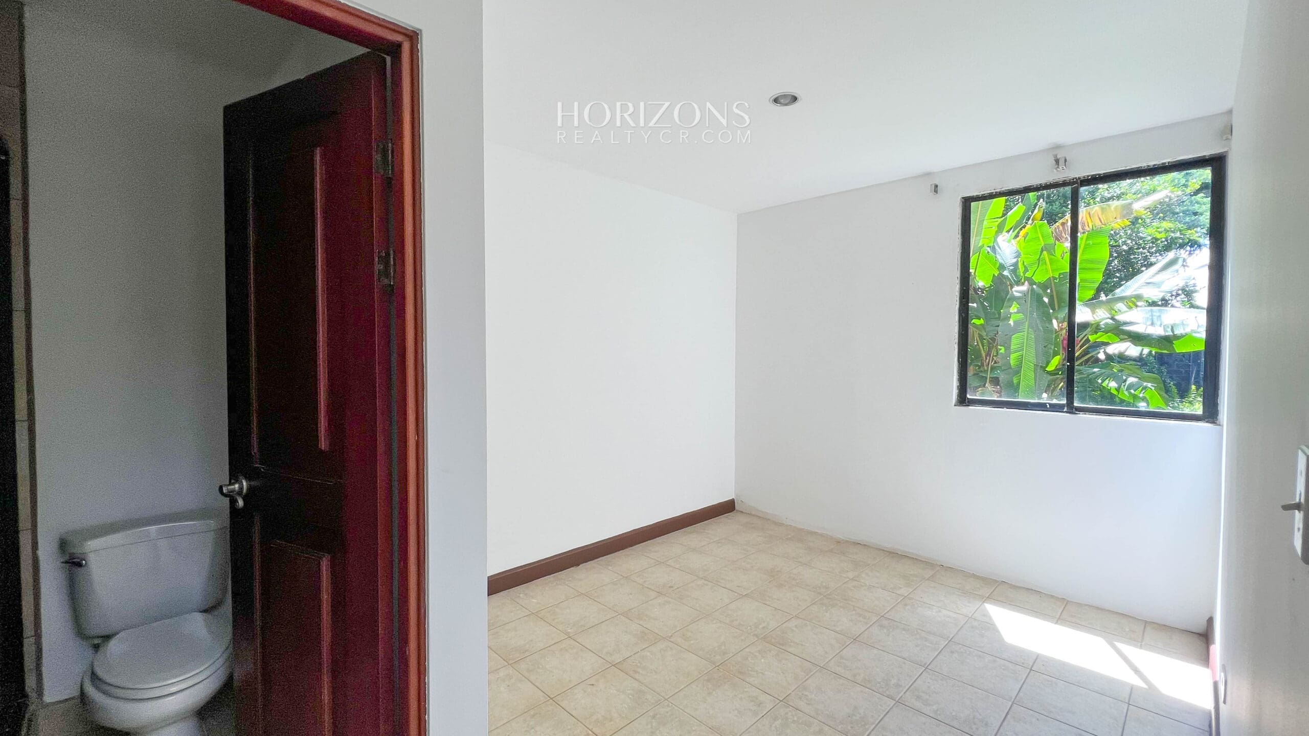 Casa en Venta ubicada en Residencial Altamonte Curridabat 4 Dormitorios nja1149