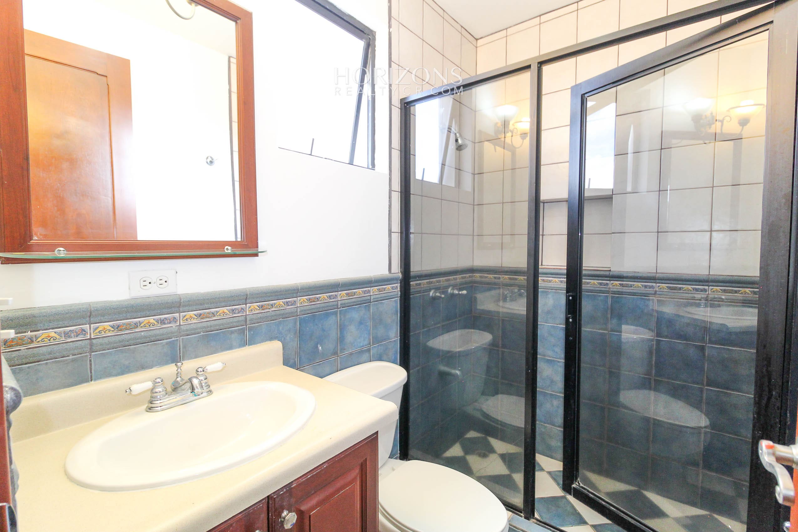 Casa en Venta ubicada en Residencial Altamonte Curridabat 4 Dormitorios nja1149