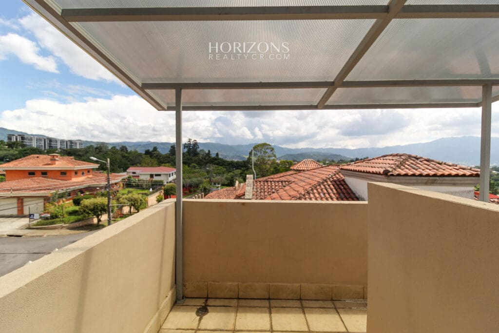 Casa en Venta ubicada en Residencial Altamonte Curridabat 4 Dormitorios nja1149