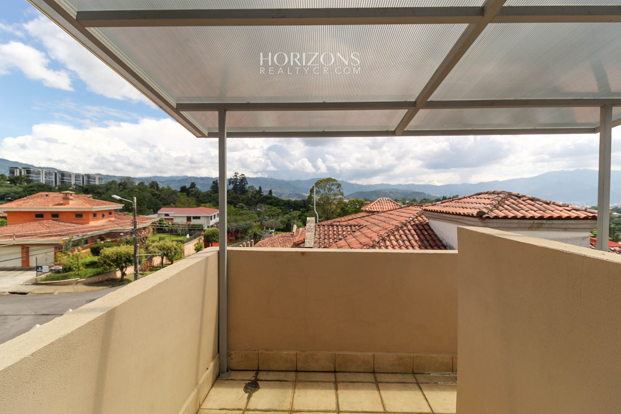 Casa en Venta ubicada en Residencial Altamonte Curridabat 4 Dormitorios nja1149