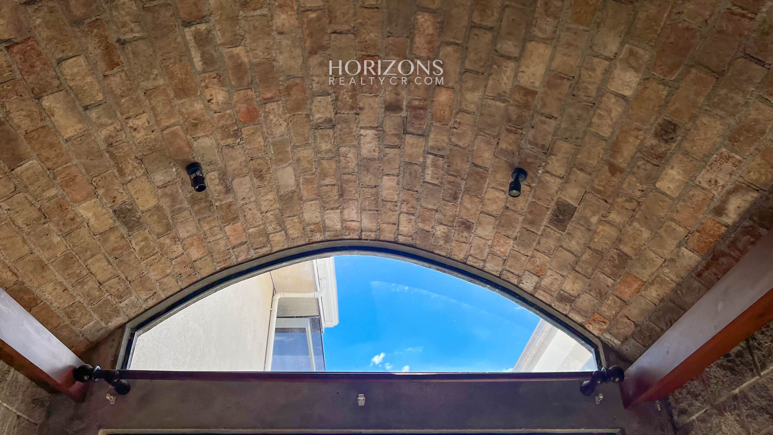 Casa en Venta ubicada en Residencial Altamonte Curridabat 4 Dormitorios nja1149