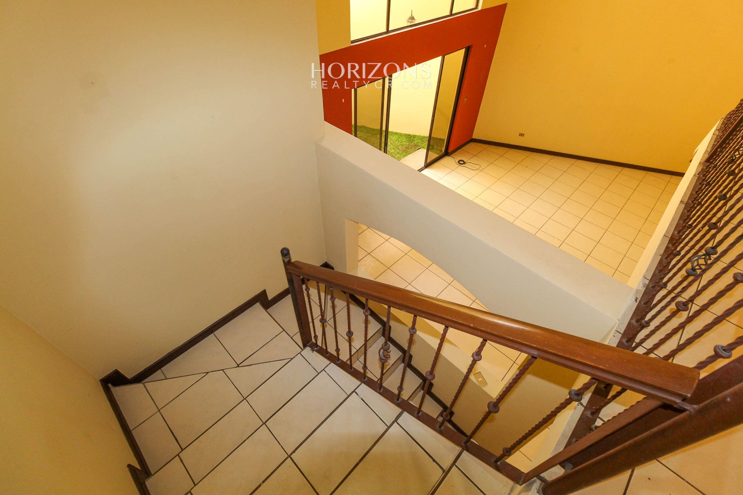 Se Vende Casa en Guayabos Curridabat 3 Habitaciones más C. Servicio en Condominio nja1154