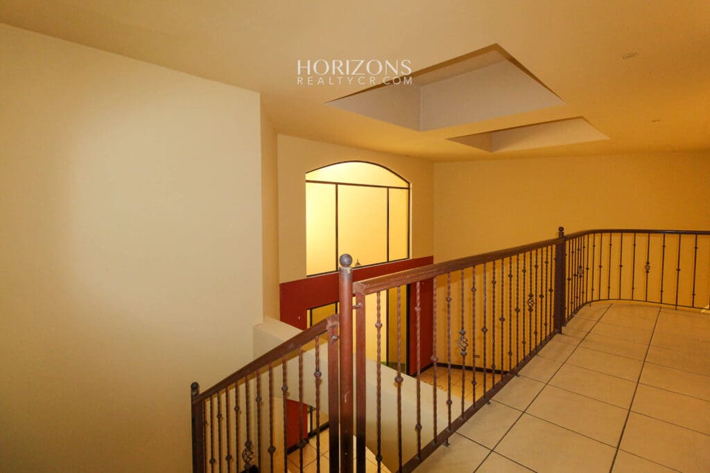 Se Vende Casa en Guayabos Curridabat 3 Habitaciones más C. Servicio en Condominio nja1154