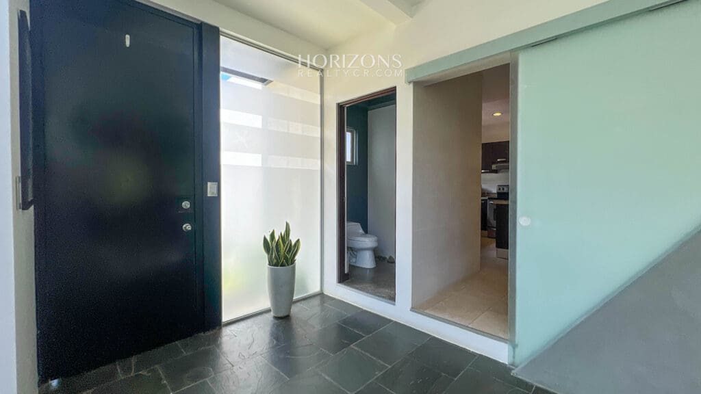 Moderna Casa En Condominio Lomas de Granadilla Curridabat 358m2 de Lote Cómoda Terraza  Jardín nja1153