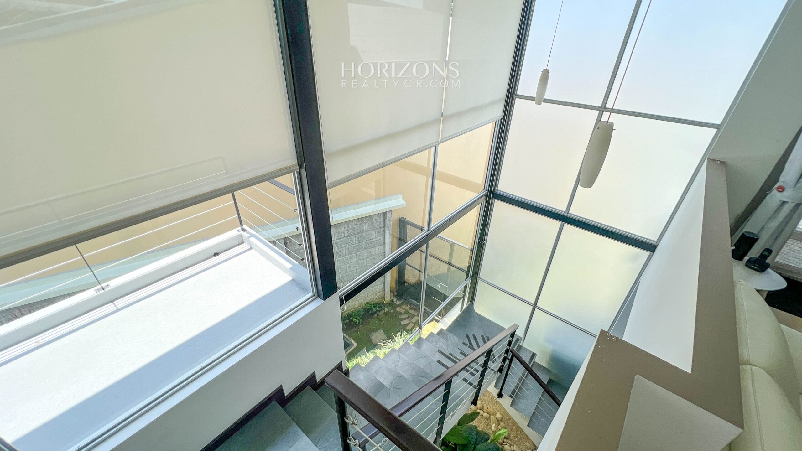 Moderna Casa En Condominio Lomas de Granadilla Curridabat 358m2 de Lote Cómoda Terraza  Jardín nja1153