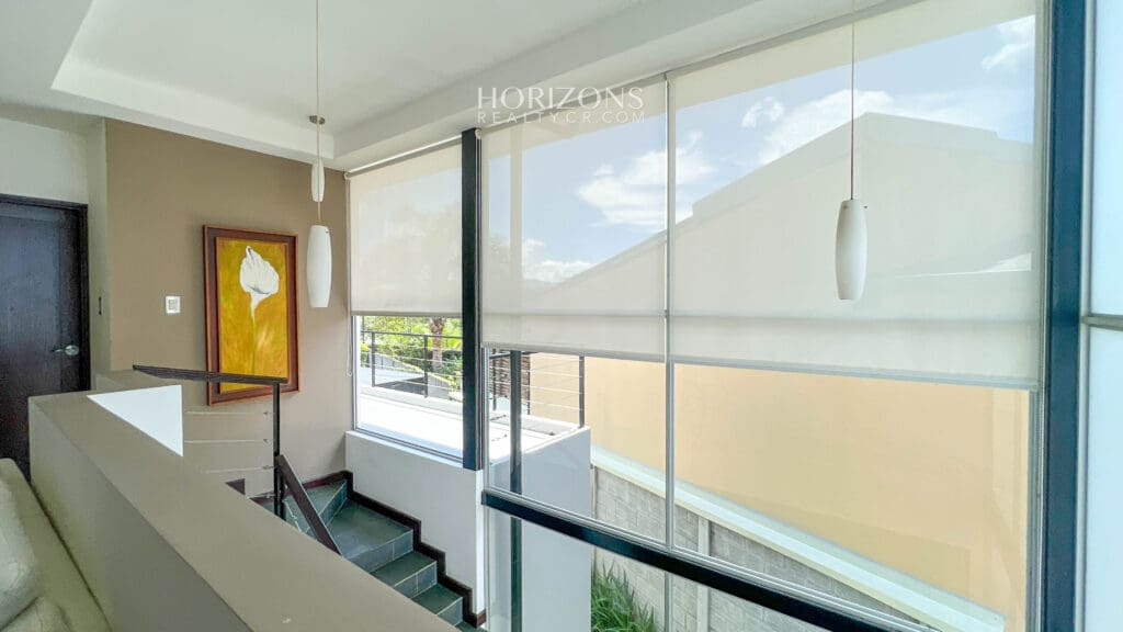 Moderna Casa En Condominio Lomas de Granadilla Curridabat 358m2 de Lote Cómoda Terraza  Jardín nja1153
