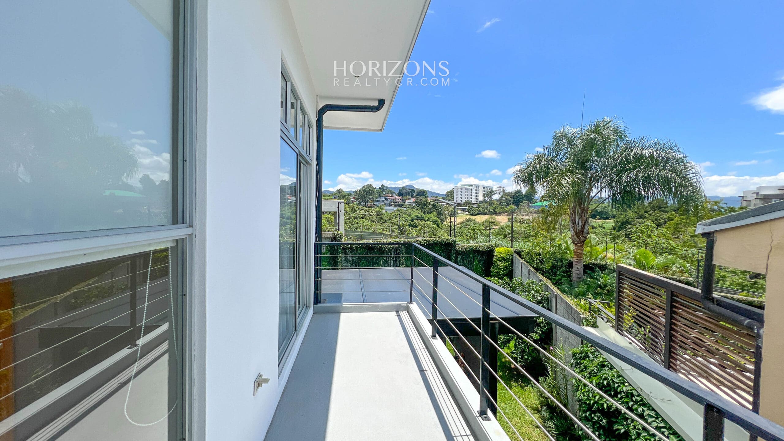 Moderna Casa En Condominio Lomas de Granadilla Curridabat 358m2 de Lote Cómoda Terraza  Jardín nja1153