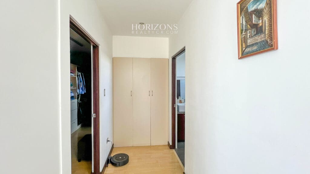 Moderna Casa En Condominio Lomas de Granadilla Curridabat 358m2 de Lote Cómoda Terraza  Jardín nja1153