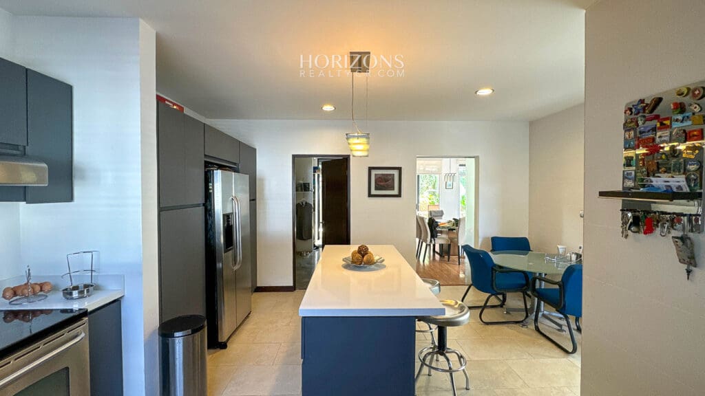 Moderna Casa En Condominio Lomas de Granadilla Curridabat 358m2 de Lote Cómoda Terraza  Jardín nja1153