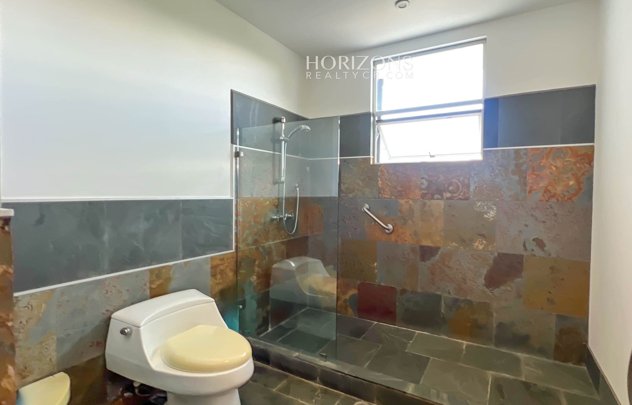 Moderna Casa En Condominio Lomas de Granadilla Curridabat 358m2 de Lote Cómoda Terraza  Jardín nja1153
