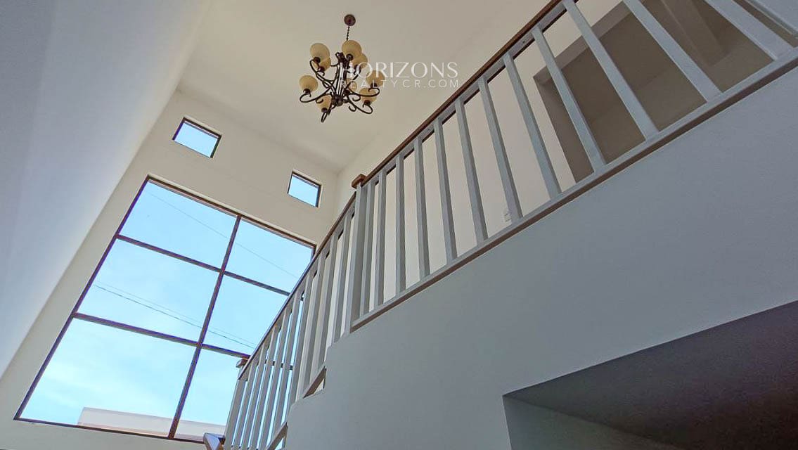 Se Vende Casa en Condominio Villa del Sol, San Rafael, Alajuela Sobre la Ruta 27  njr67