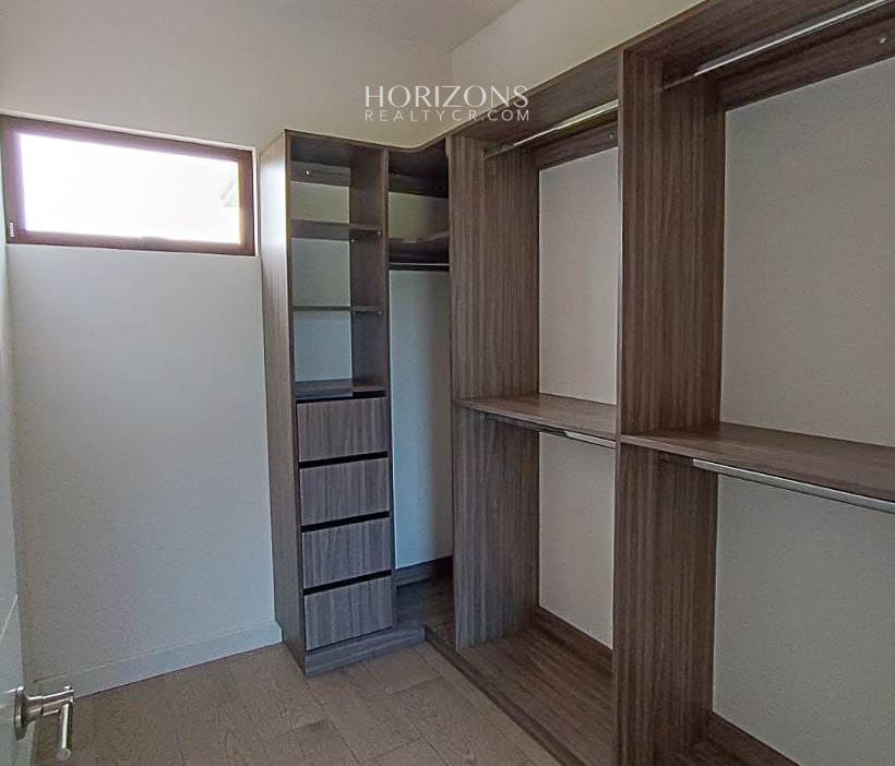 Se Vende Casa en Condominio Villa del Sol, San Rafael, Alajuela Sobre la Ruta 27  njr67