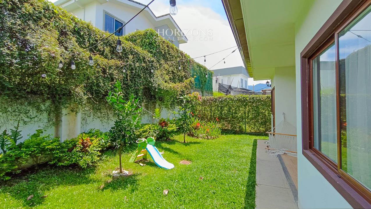 Se Vende Casa en Condominio Villa del Sol, San Rafael, Alajuela Sobre la Ruta 27  njr67