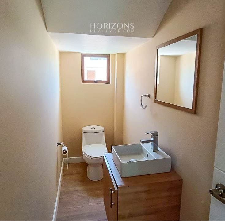 Se Vende Casa en Condominio Villa del Sol, San Rafael, Alajuela Sobre la Ruta 27  njr67