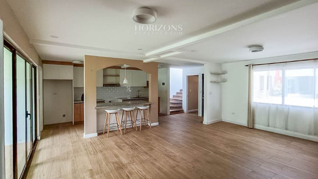 Se Vende Casa en Condominio Villa del Sol, San Rafael, Alajuela Sobre la Ruta 27  njr67