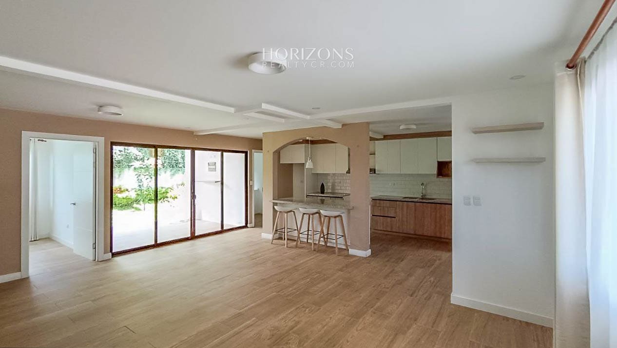 Se Vende Casa en Condominio Villa del Sol, San Rafael, Alajuela Sobre la Ruta 27  njr67