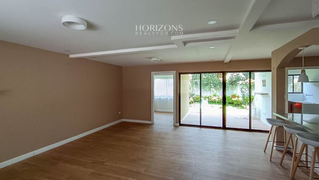 Se Vende Casa en Condominio Villa del Sol, San Rafael, Alajuela Sobre la Ruta 27  njr67