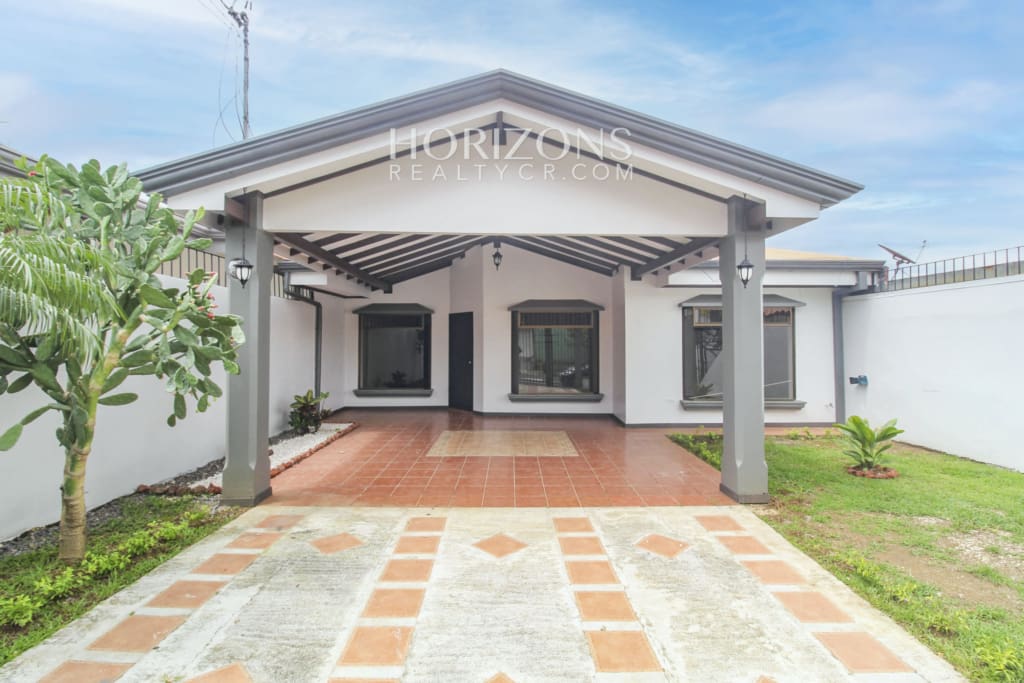 Se Alquila Casa De Una Planta Con Patio En Curridabat 3 Habitaciones Noj1001