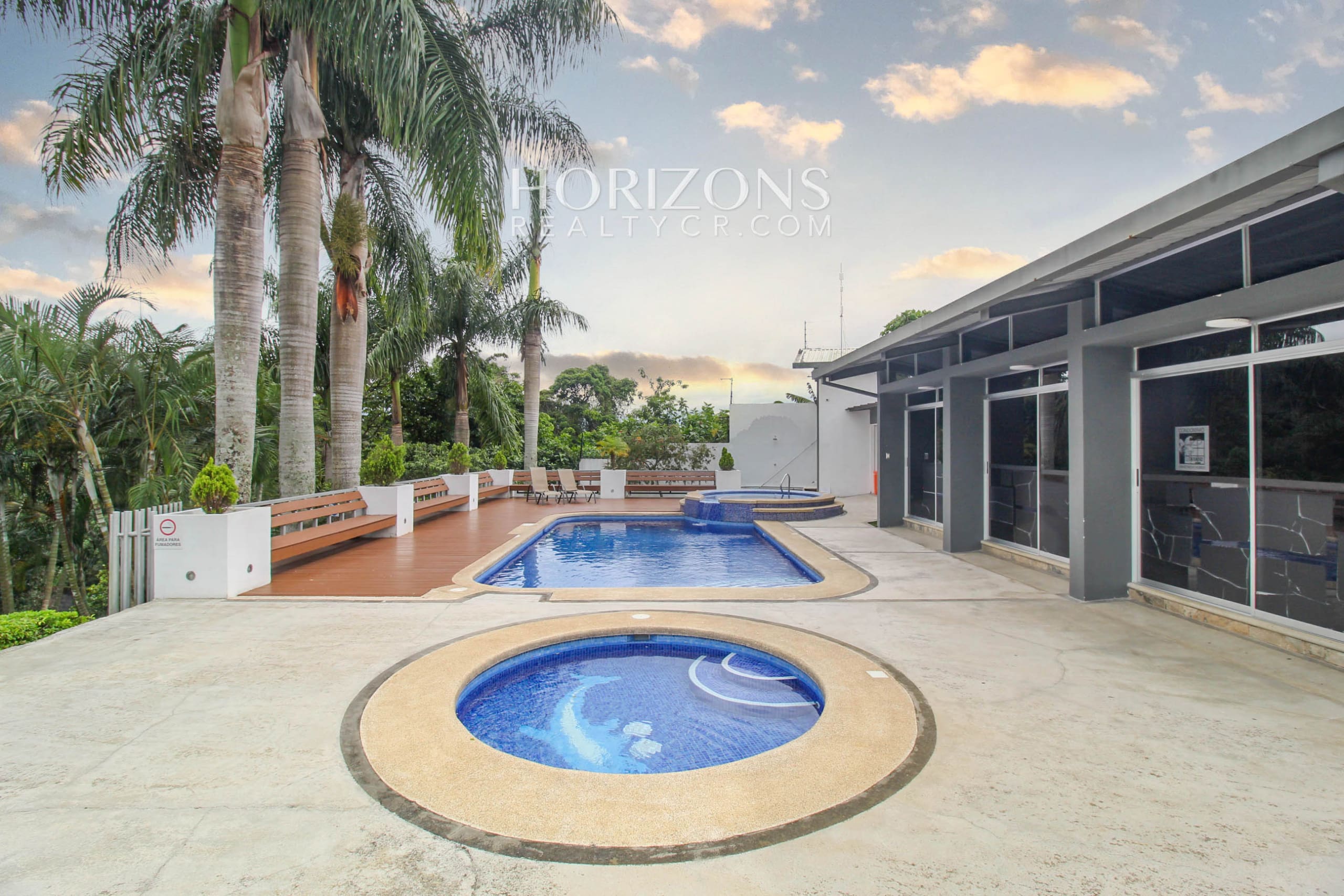 Se Vende Casa 4 Habitaciones con Patio Condominio en Sabanilla con 3 Parqueos noj942