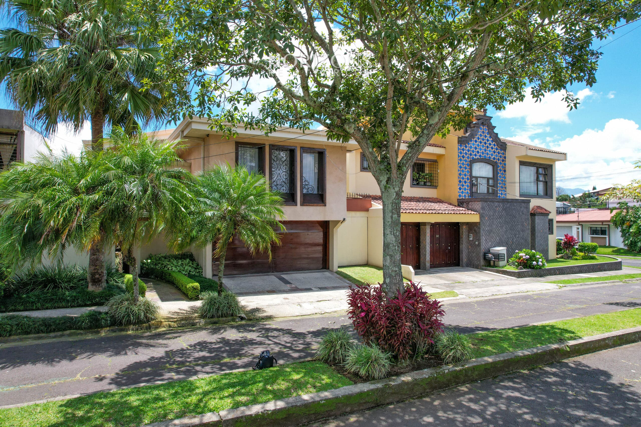 Casa Estilo Colonial en San Rafael Montes de Oca Habitaciones en Primera Planta nja1148