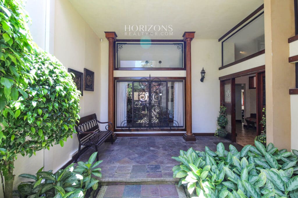 Casa Estilo Colonial en San Rafael Montes de Oca Habitaciones en Primera Planta nja1148