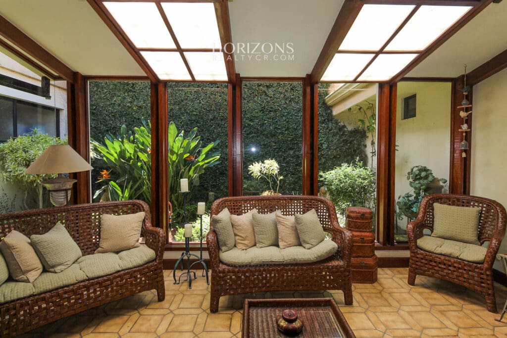 Casa Estilo Colonial en San Rafael Montes de Oca Habitaciones en Primera Planta nja1148