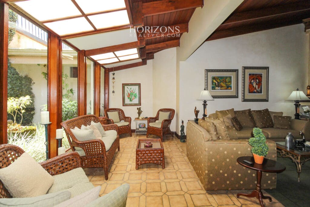 Casa Estilo Colonial en San Rafael Montes de Oca Habitaciones en Primera Planta nja1148