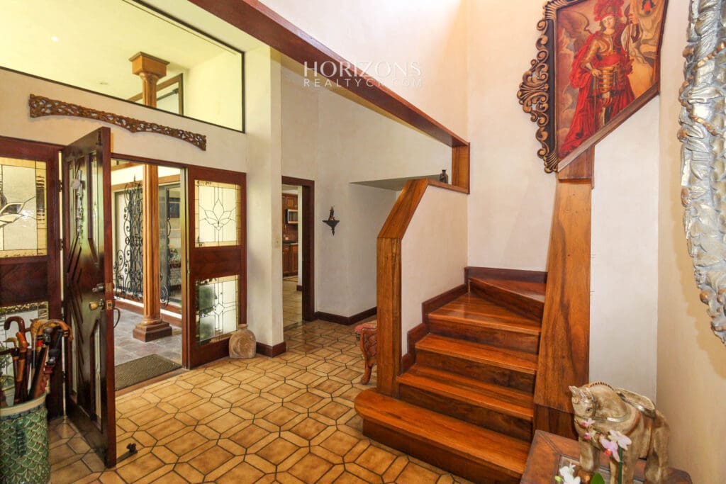 Casa Estilo Colonial en San Rafael Montes de Oca Habitaciones en Primera Planta nja1148